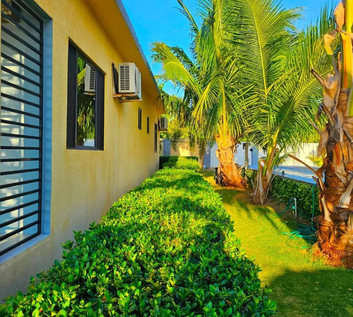 Landing Strip - West Wing Beach House 布莱克河